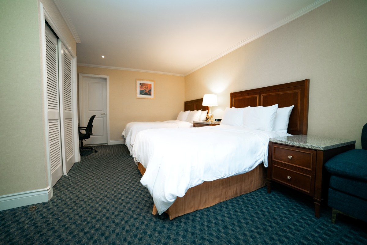 2 FULL BEDS SUITE
