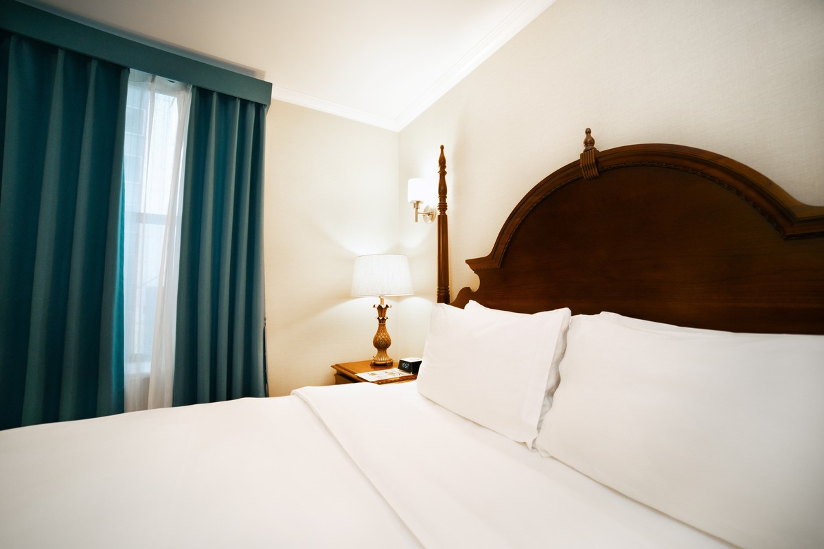 CITY VIEW – 1 KING BED