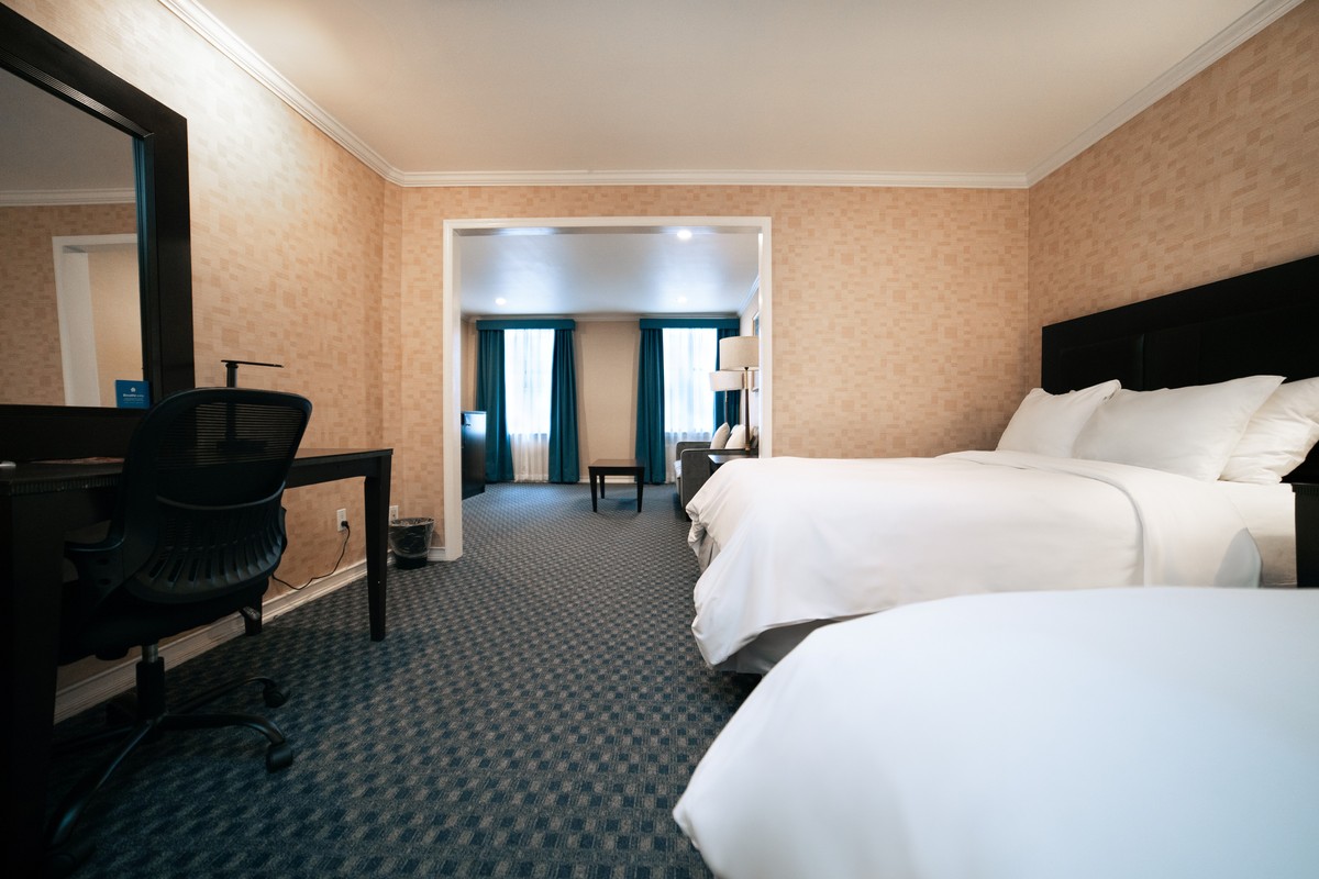 CITY VIEW – ACCESSIBLE – 2 QUEEN BEDS