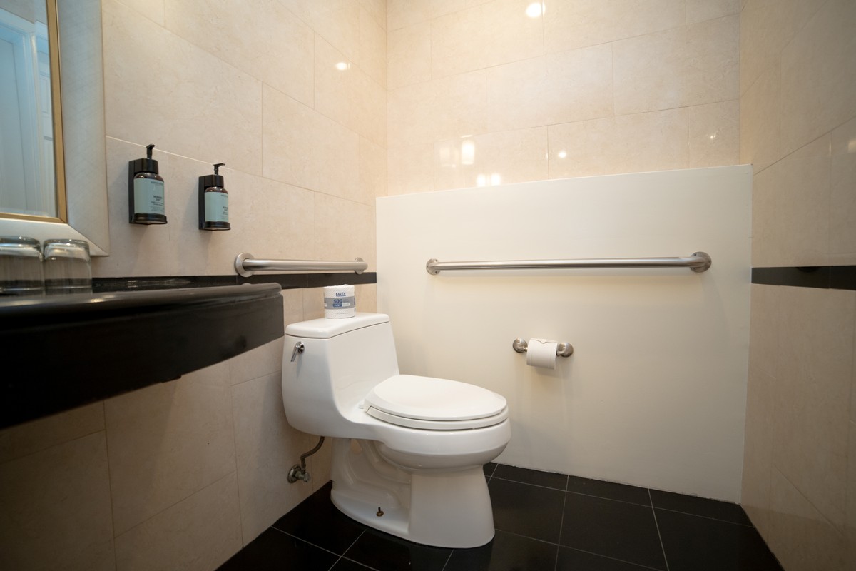 CITY VIEW – ACCESSIBLE – 2 QUEEN BEDS