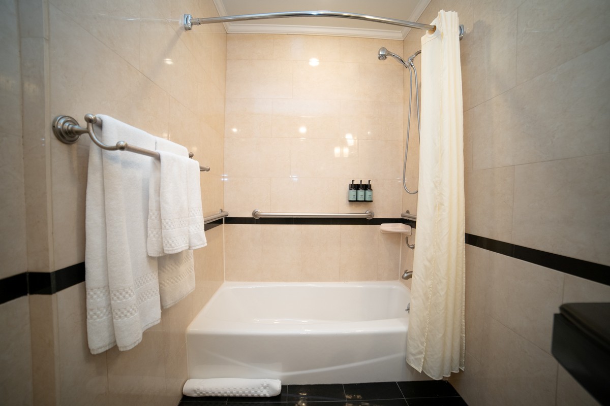 CITY VIEW – ACCESSIBLE – 2 QUEEN BEDS