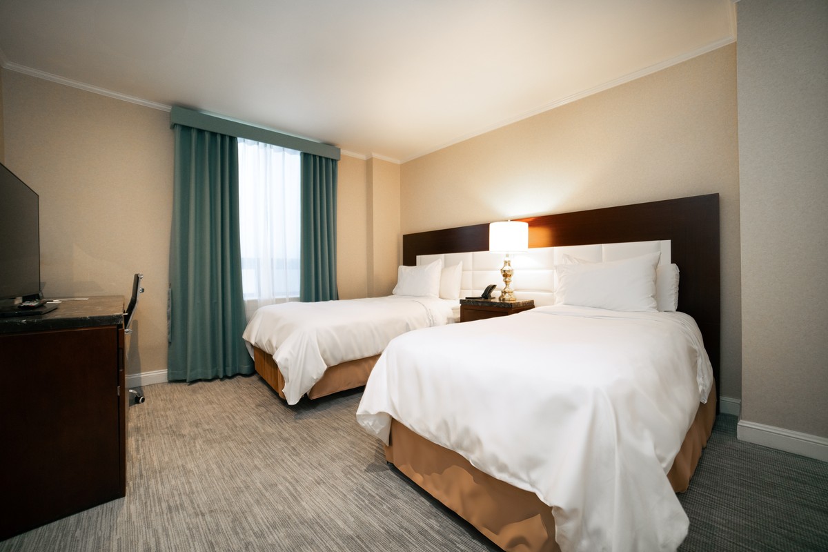 HIGH FLOOR – 2 SINGLE BEDS